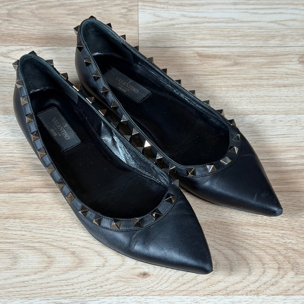 Valentino Rockstud Noir Flats Women Size 7 Black Studded Leather Pointed Toe